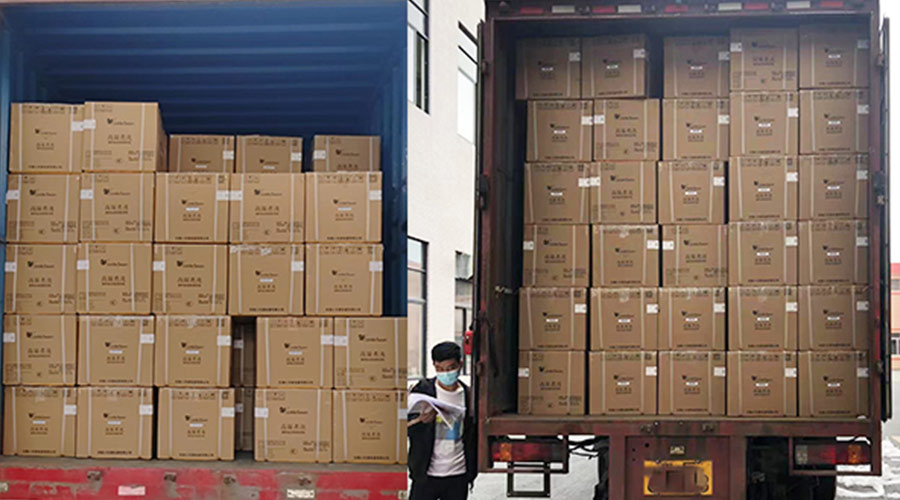 集裝箱裝柜進(jìn)行時(shí)！金環(huán)電器客戶迷你洗衣機(jī)順利發(fā)貨！