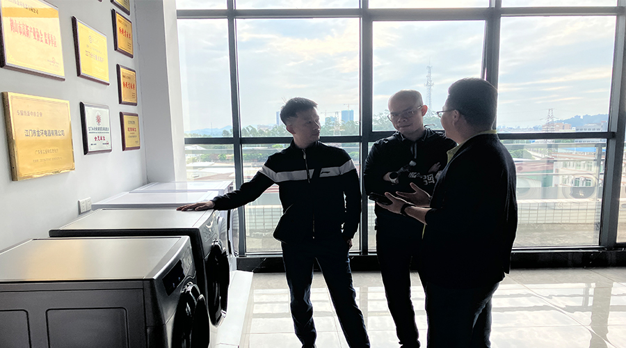 廣交會(huì)熱度延續(xù)，金環(huán)電器再迎考察團(tuán)